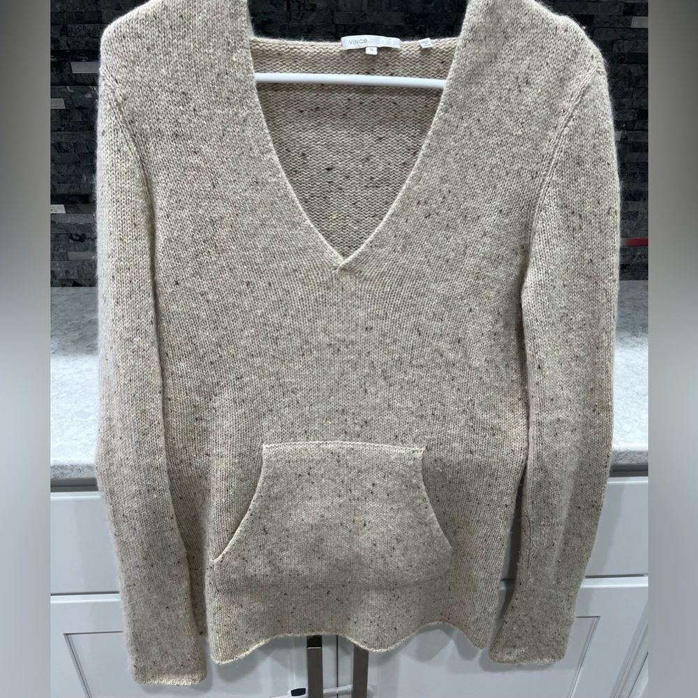 Vince %100 cashmere speckle neutral sweater